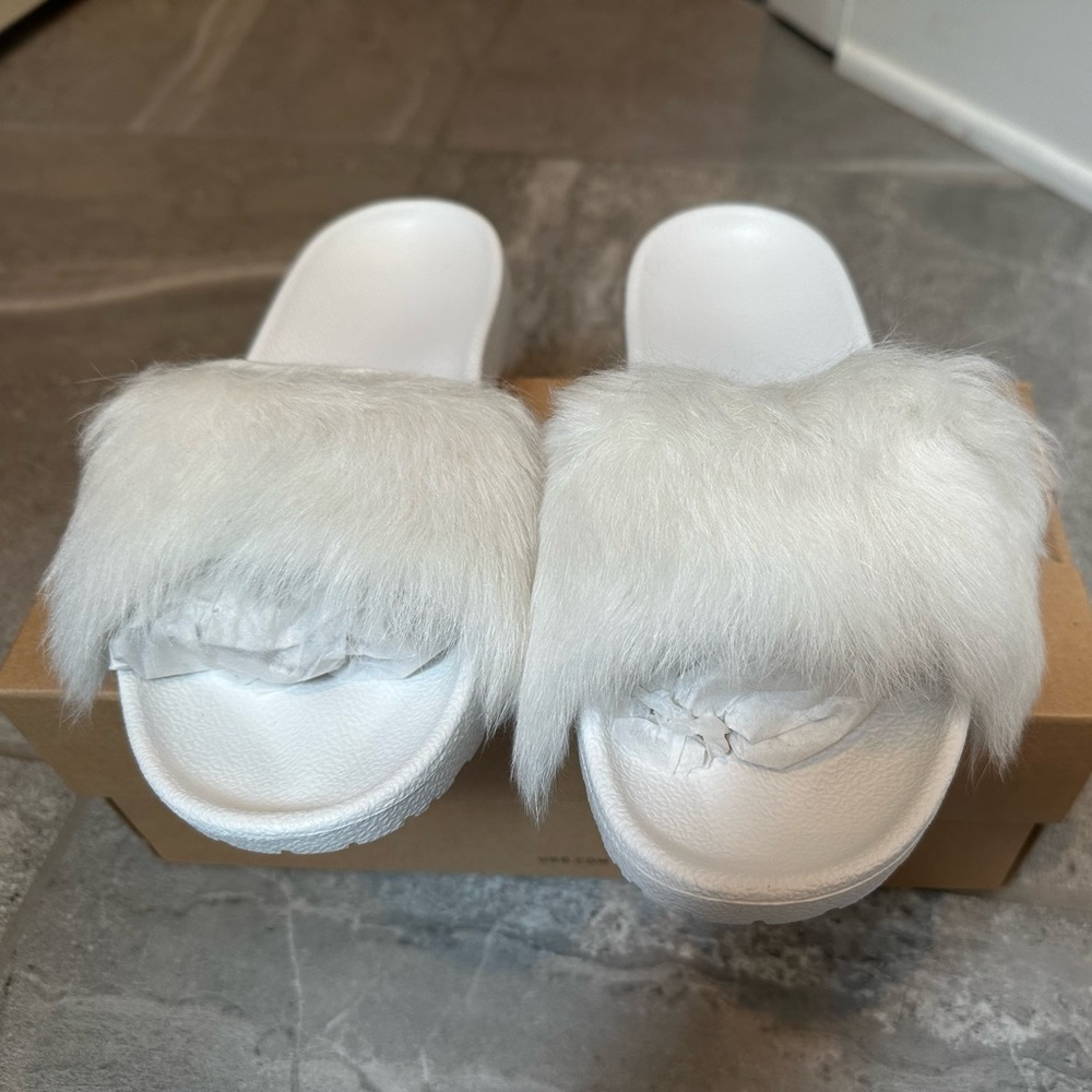 UGG W Royals Furry Slides